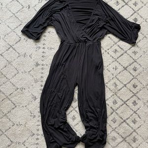 Amour Vert black short-sleeved jumpsuit